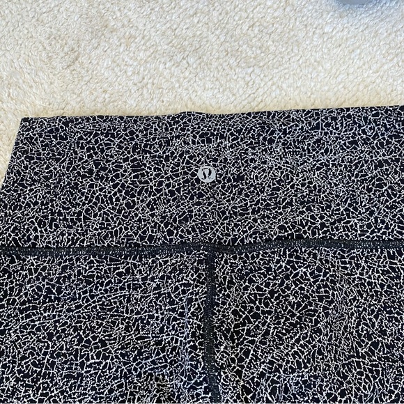 Lululemon Wunder Under Hi-Rise 1/2 Tight - Picture 9 of 10